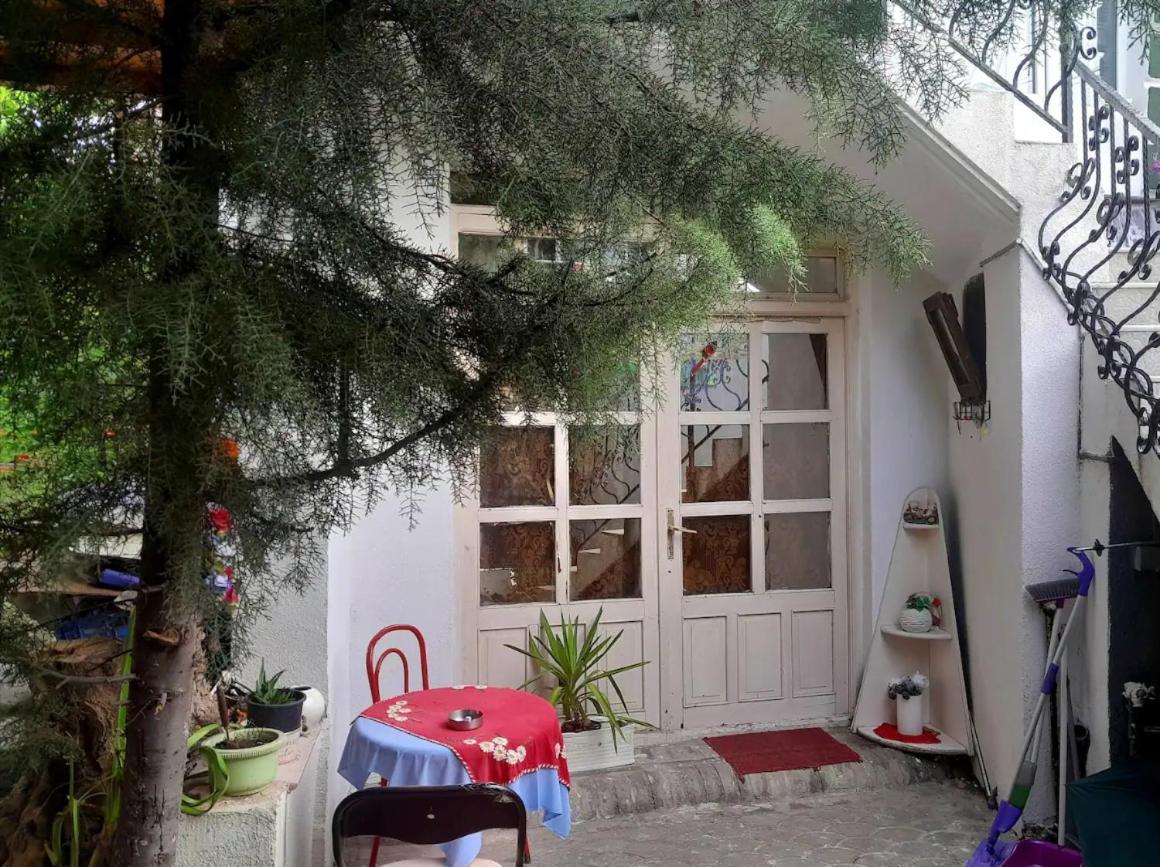 Bed and Breakfast Adem'S Cozy Terrace Retreat Скопье Экстерьер фото